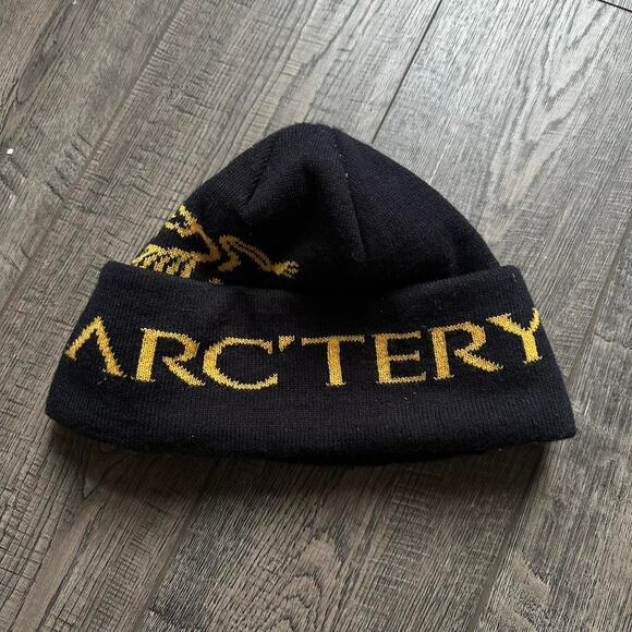Rare Black Yellow Palace Arc’teryx Winter Hat Cuffed Beanie - Picture 3 of 8